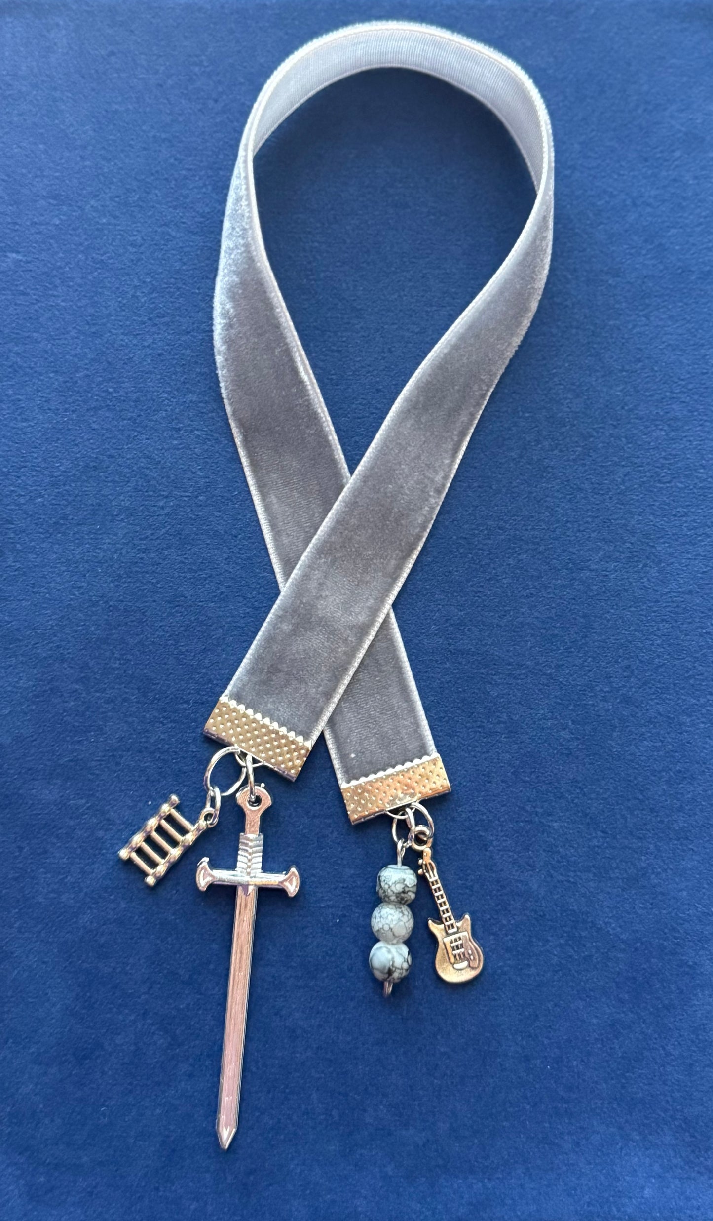 "Tiernan" velvet ribbon bookmark